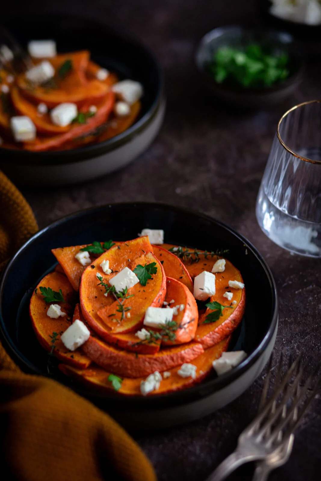 Potimarron rôti et feta - Recette végétarienne - Blog - Vivre Naturo #recettehealthy #potimarronroti #recettevegetarienne #vegetarien #healthyfood