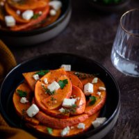 Potimarron rôti et feta - Recette végétarienne - Blog - Vivre Naturo #recettehealthy #potimarronroti #recettevegetarienne #vegetarien #healthyfood