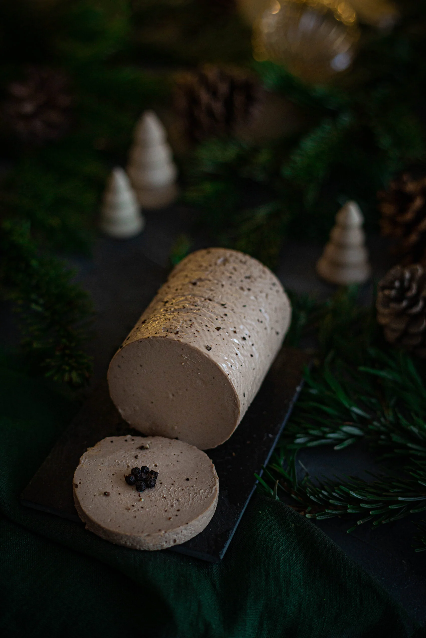 Recette de foie gras en version végétale à base d'ingrédients sains. Idéal pour les fêtes et toutes les belles occasions. #foiegrasvegetal #vegan #recettefetes