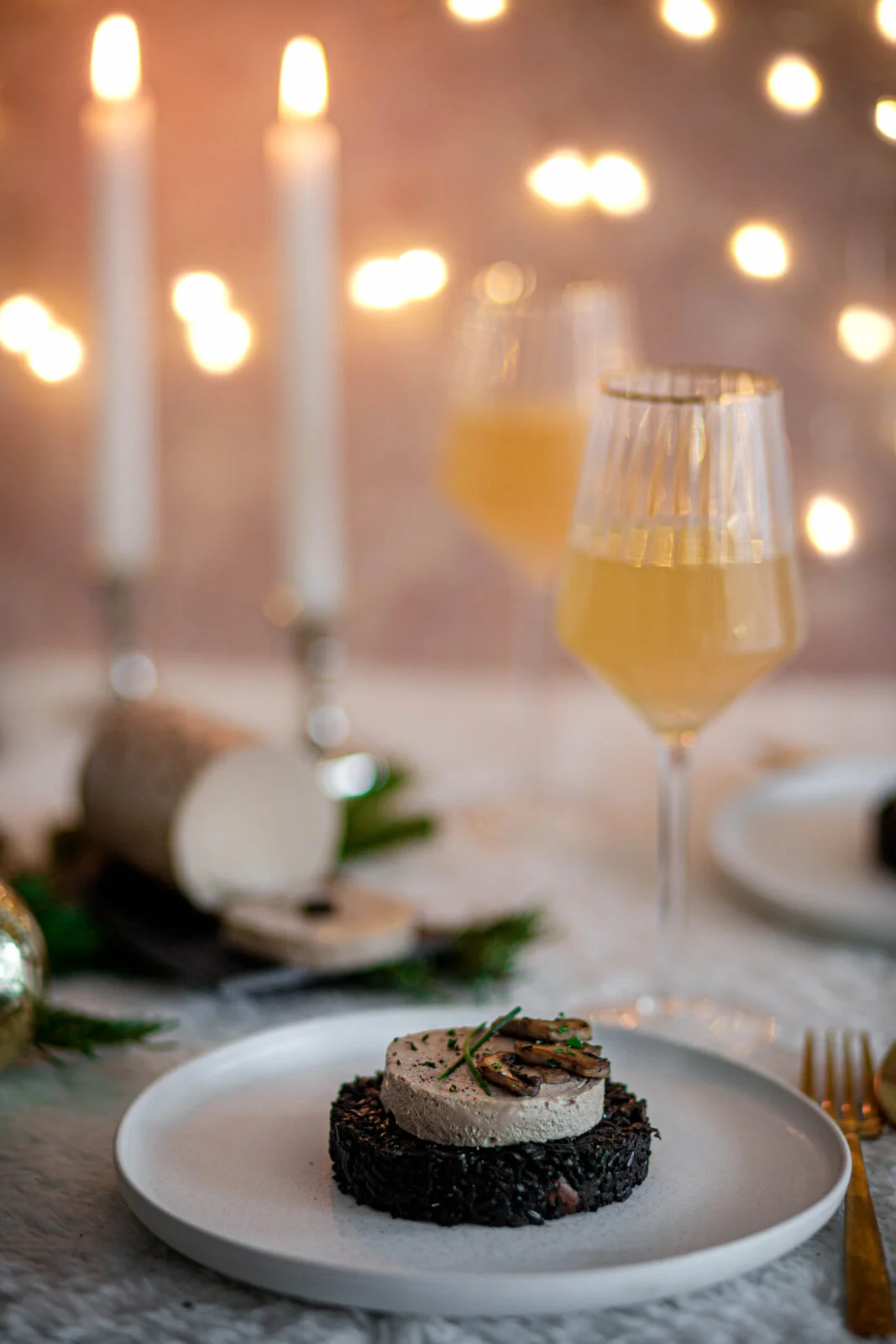 Je vous propose du risotto nerone en deux versions pour les fêtes et autres grandes occasions. Une version vegan et une version avec des Noix de Saint Jacques. Vos convives adoreront ;-) #risotto #recettesdefetes #recettevegan #noixdesaintjacques