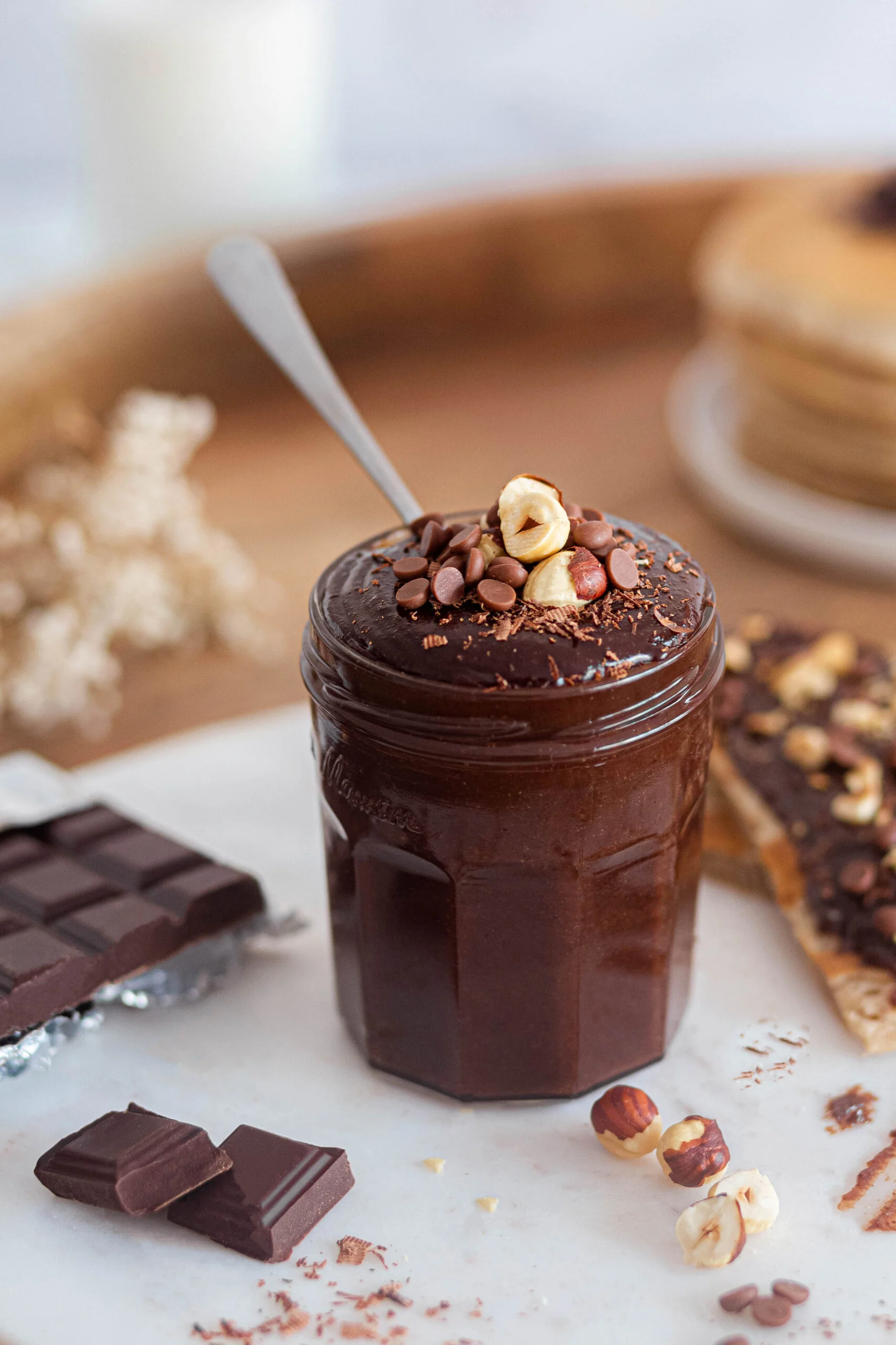 Un délicieuse recette de pâte à tartiner hypergourmande et vegan, pour une pause chocolatée qui plaira tant aux petits qu'aux grands gourmands #vegan #pateatartiner #recettevegan #encasvegan