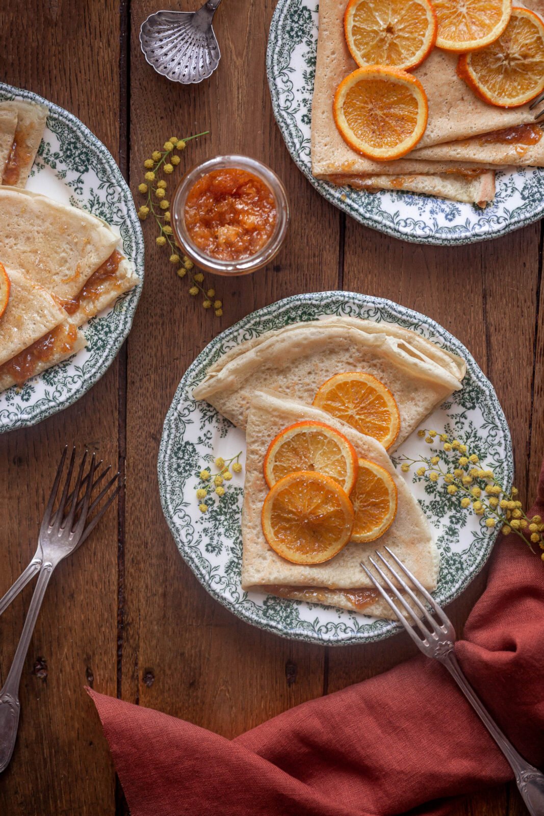 Je vous partage ma recette de crêpes hyper gourmandes à base d'épeautre et sans lactose accompagnées d'une marmelade d'agrumes. Une recette idéale pour un goûter sain et gourmand, idéal pour petits et grands ! #recettecrêpes #marmelade #recettesanslactose