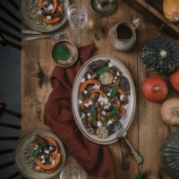 Une délicieuse recette de légumes rôtis et quinoa simple et rapide à faire avec des ingrédients d'automnes pour un repas sain et savoureux #légumesrotis #recettehealthyetgourmande #recettesansgluten